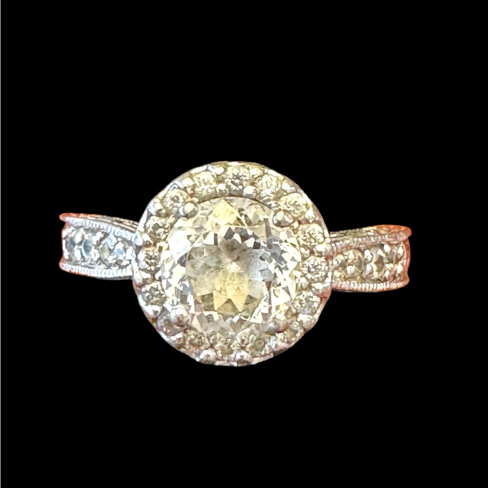 Tacori for Diamonique ring size 6
Price is firm ring is rare 💍